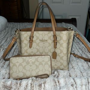 Coach Mollie Tote 25 with wallet Signature Canvas. NWOT